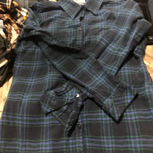 Size S Dickie’s long sleeve plaid flannel button up shirt! - Picture 3 of 7